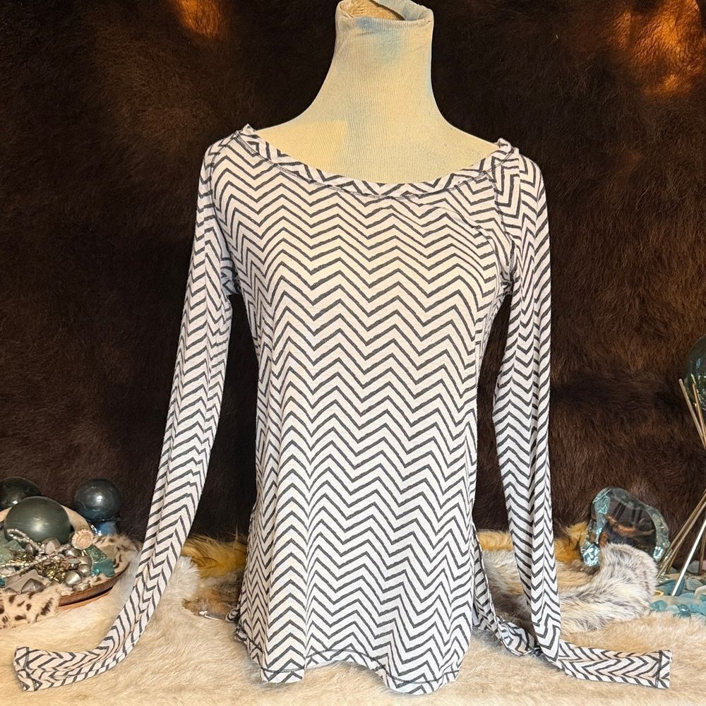 Chevron Patterned Long Sleeve Top 10 (3450)